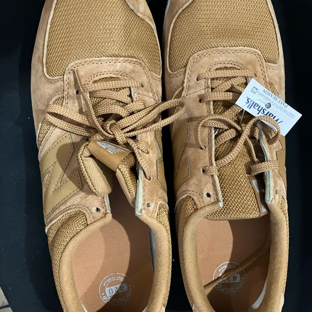 New Balance Men's Tan Sneakers